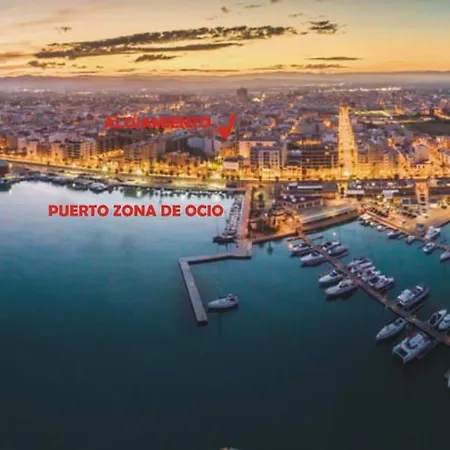 Centro Al Lado Del Mar Y Puerto